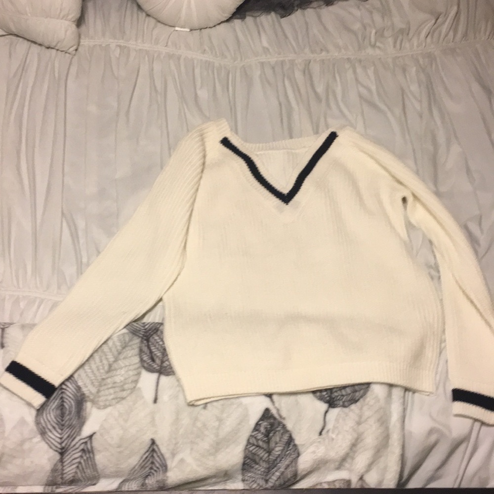 90's vintage oversized cream &black v cut sweater